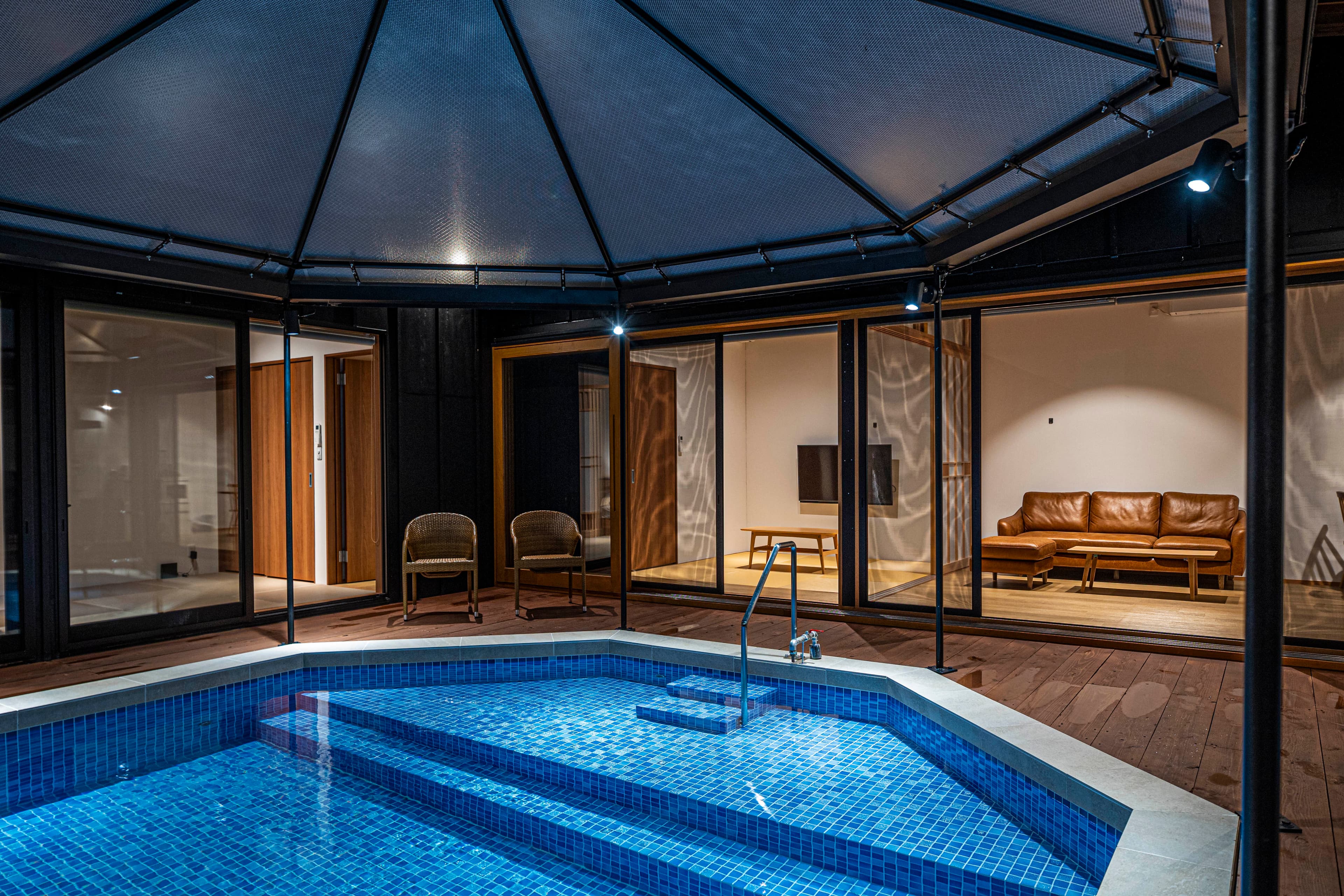 朝霧に包まれた天橋立の全景